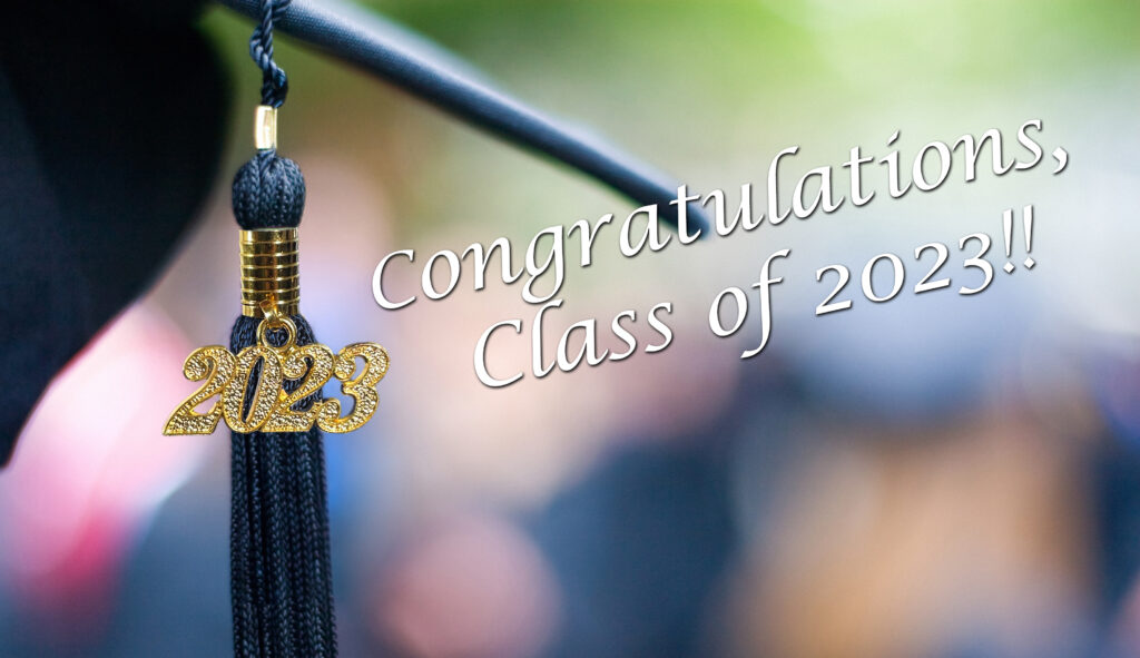 casquette/gland de graduation avec les mots Félicitations, Classe de 2023