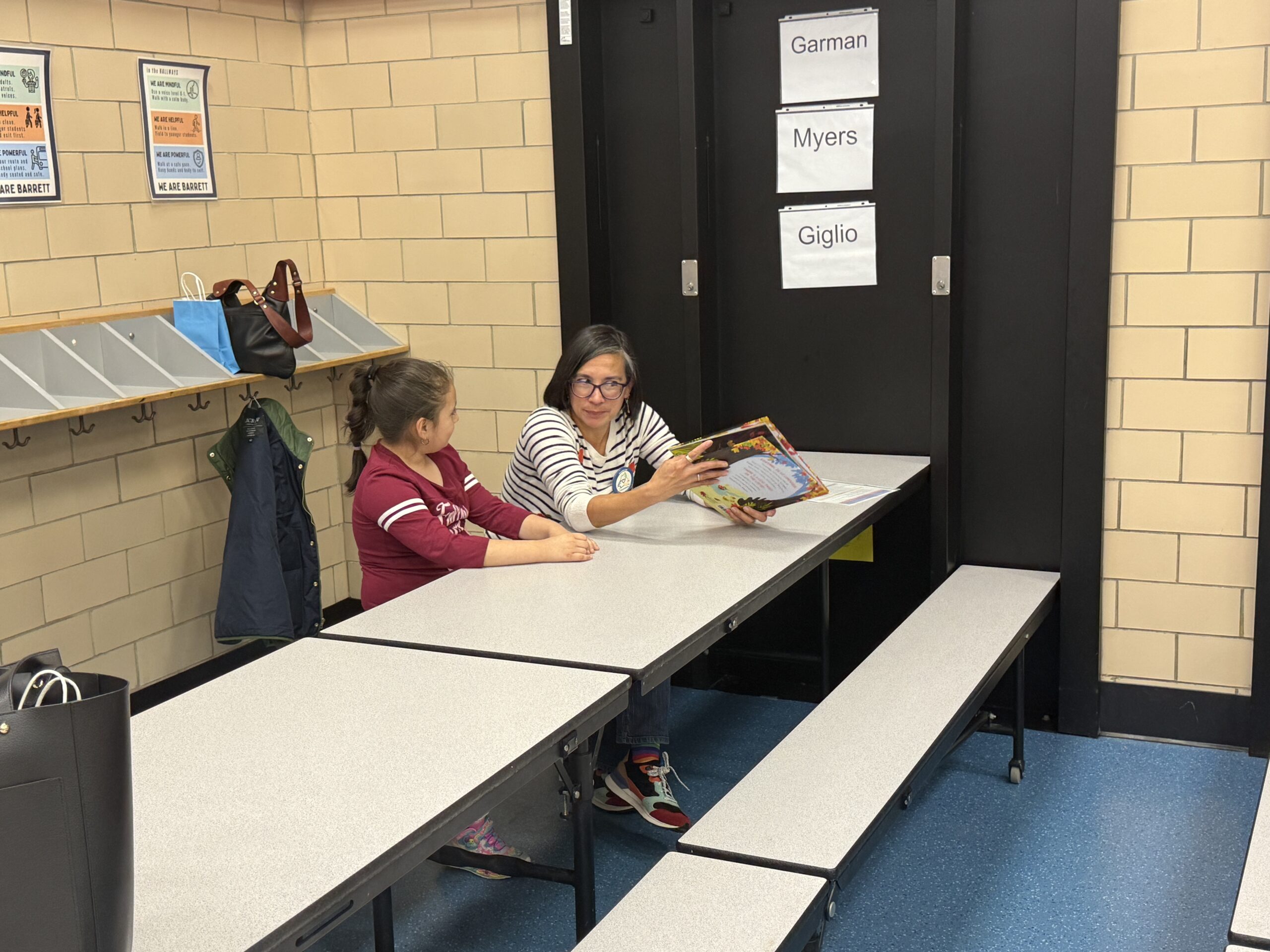 Readers Rise volunteers and students