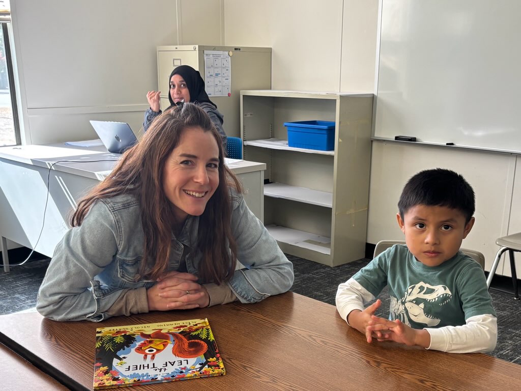 Readers Rise volunteers and students