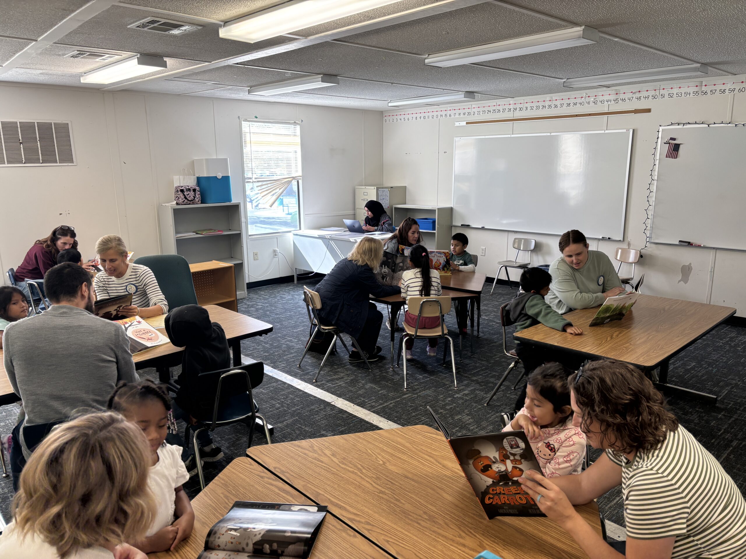 Readers Rise volunteers and students
