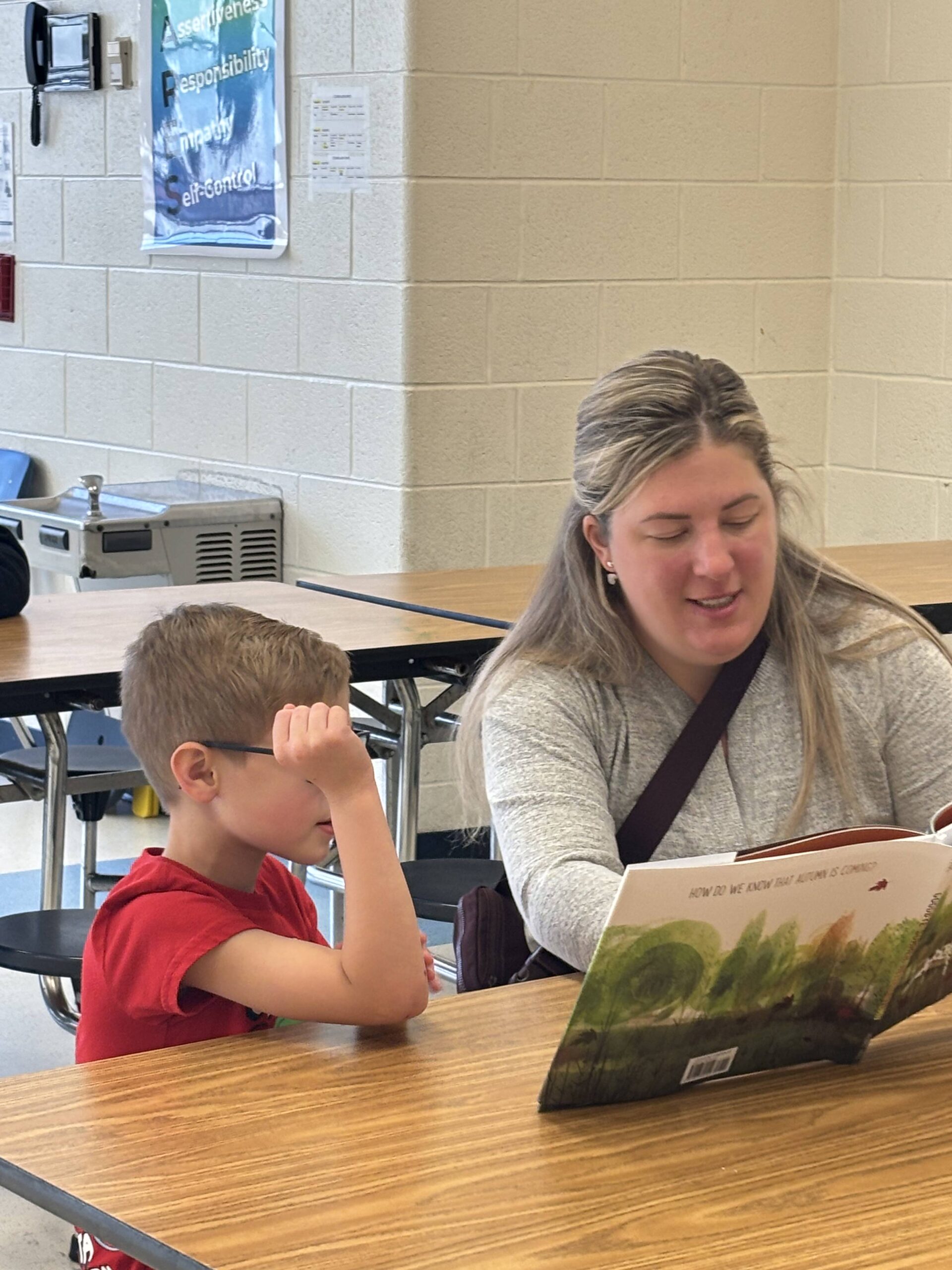 Readers Rise volunteers and students