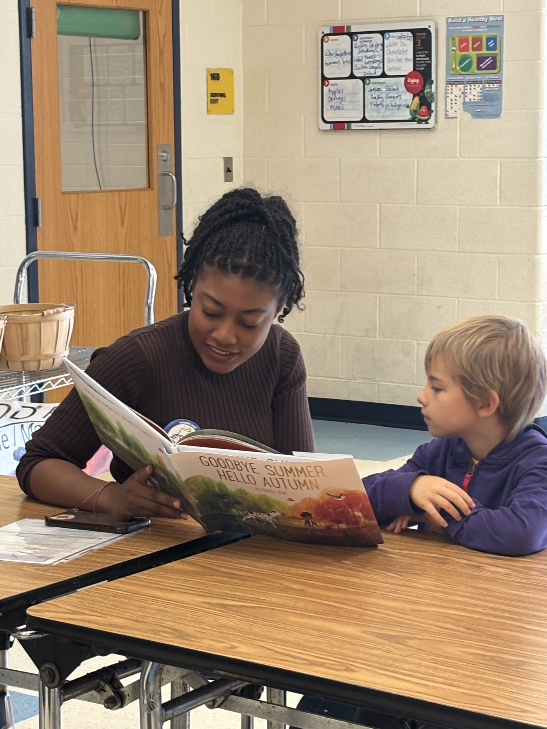 Readers Rise volunteers and students