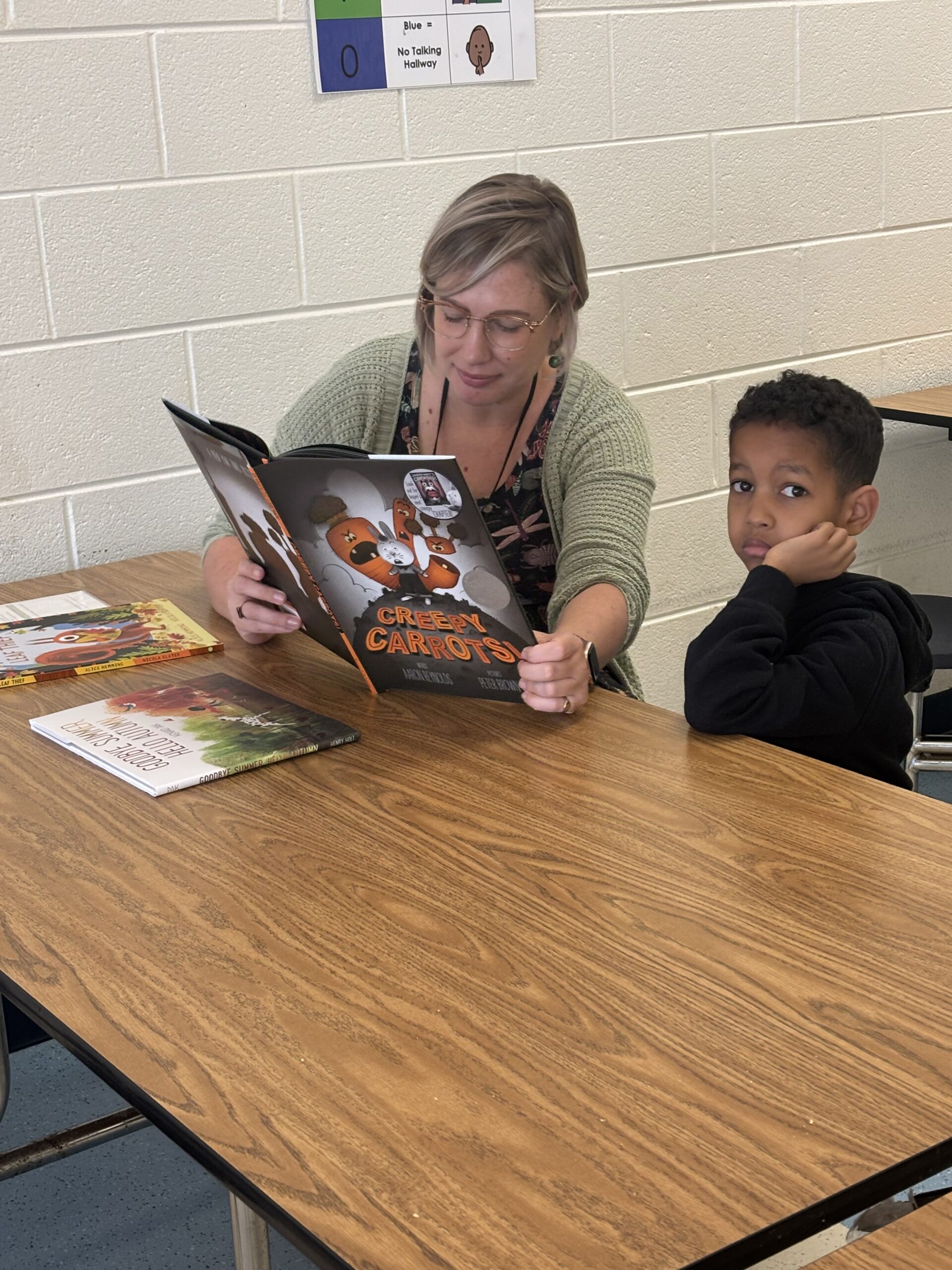 Readers Rise volunteers and students