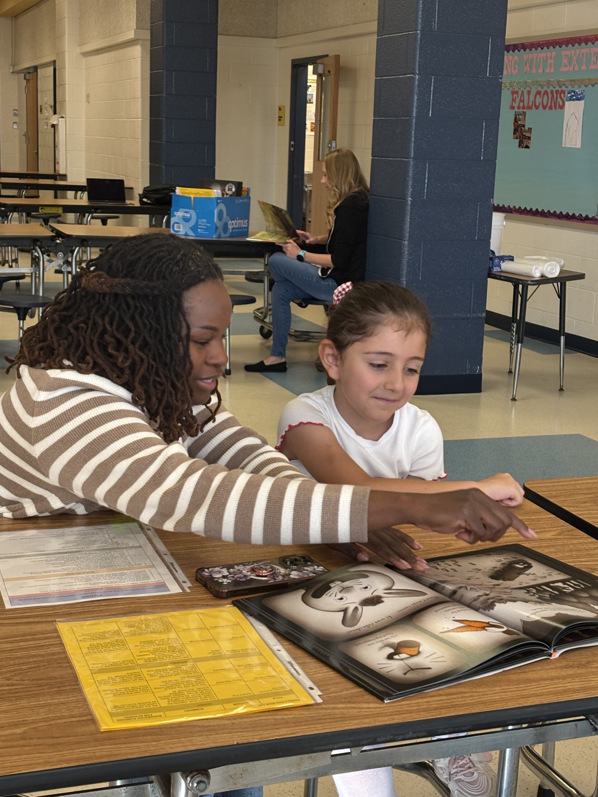 Readers Rise volunteers and students
